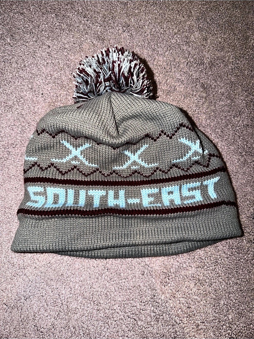 South-East Knit Pom Hat in Gray & Red